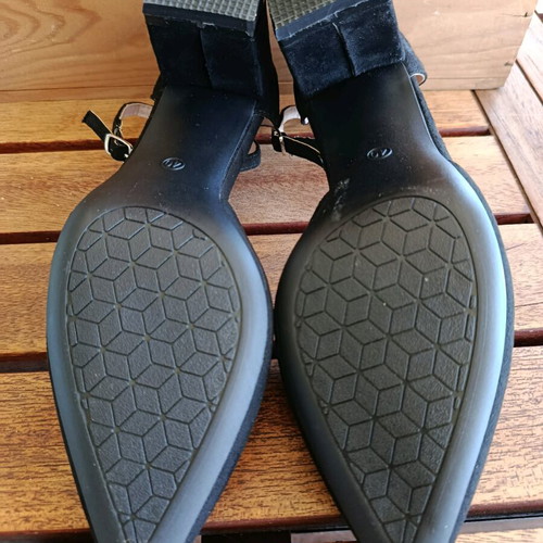 Flyfor Pointed Heels with Strap New, Black Size 40