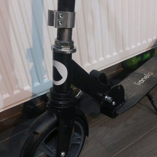 Lionelo folding scooter