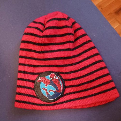 Marvel kids hat like new, red with blue stripes and Spiderman
