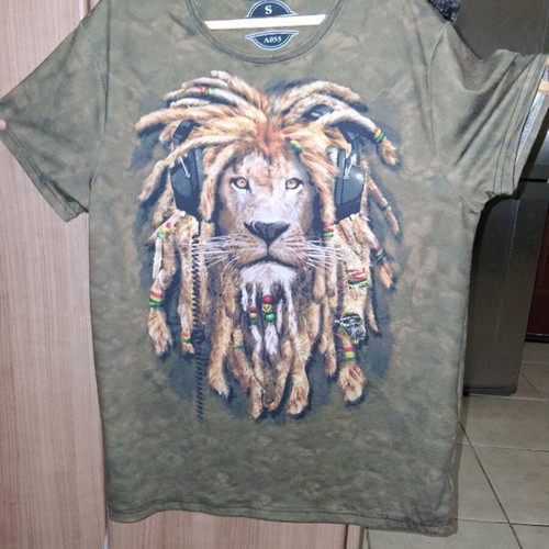 Rastafari Lion with Headphones T-Shirt Small like new, khaki acid wash