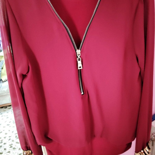 Formal handmade blouse like new, grenat with sequins