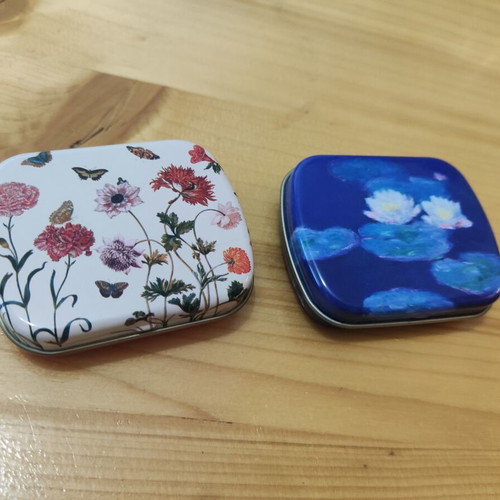 Small decorative boxes like new for medicine etc.