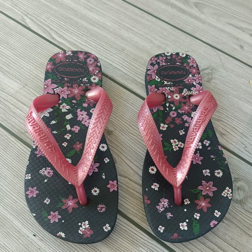 Havaianas flip-flops size 29.5, Sharmantino