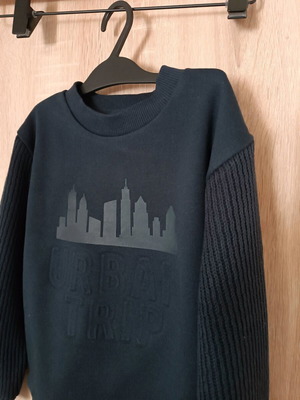 Orchestra boy's jumper size 104 cm like new, navy blue