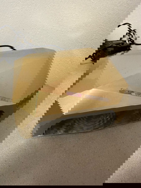 ΛΑΜΠΑ UV ΦΟΥΡΝΑΚΙ ΝΥΧΙΏΝ ΓΙΑ ΗΜΙΜΟΝΙΜΟ ΑΚΡΥΛΙΚΟ
