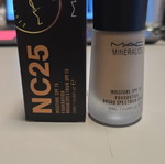 Mac foundation new with damaged packaging