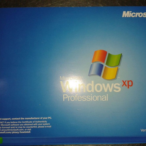 Microsoft Windows XP Pro 32 bit with COA and disk, like new, original, vintage