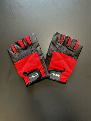 Amila red weightlifting gloves new