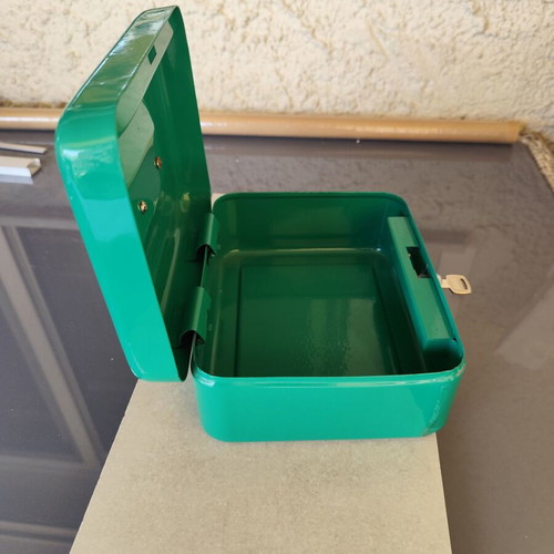 Metal cash box with security keys, green