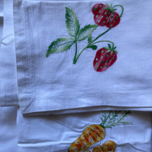 Kitchen towels set of 6 embroidered machine-made, new