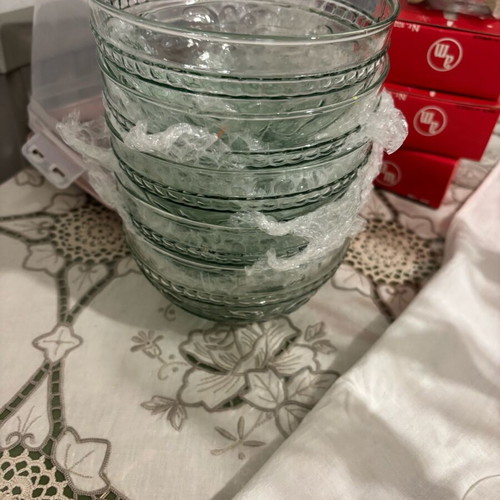 Glass bowls like new