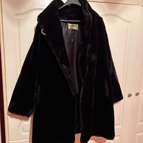Black fur coat like new Marie Laurence made in Paris, fits up to 2XL