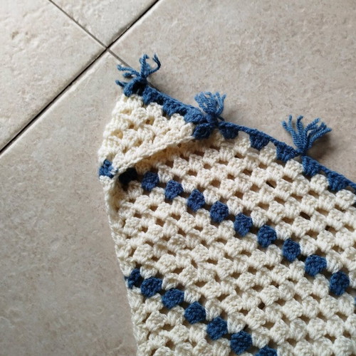 Handmade knitted scarf for girls 3-7 like new