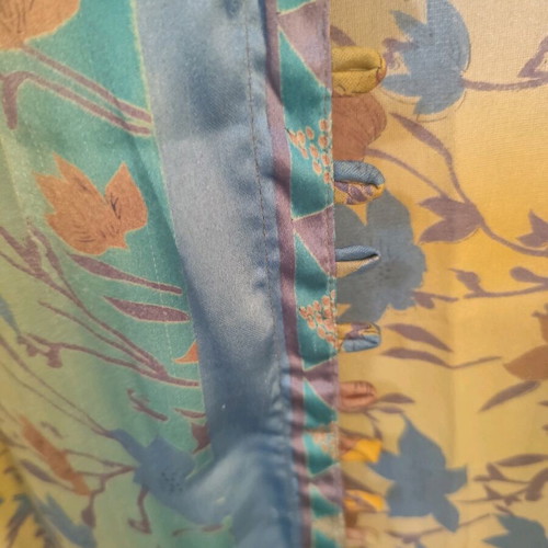 Kimono style satin long with side cuts like new