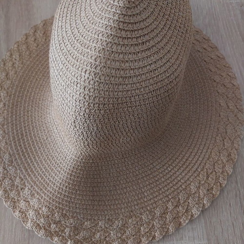Women's Paper Straw Hat like new, one size, beige