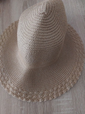 Women's Paper Straw Hat like new, one size, beige