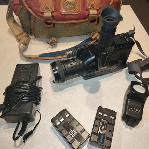 Panasonic video camera like new with accessories