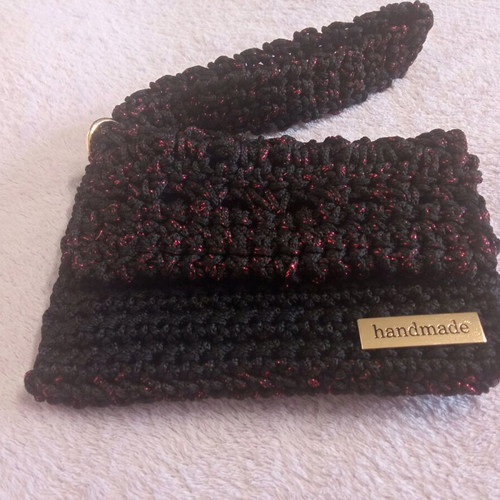 Handmade knitted handbag new, black-red