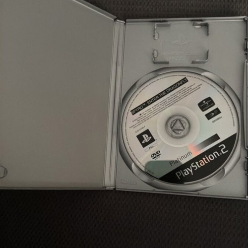 Spyro Enter the Dragonfly PlayStation 2 game like new, no manual