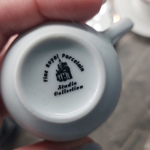 Porcelain cups for Greek coffee set of 6 like new with saucers