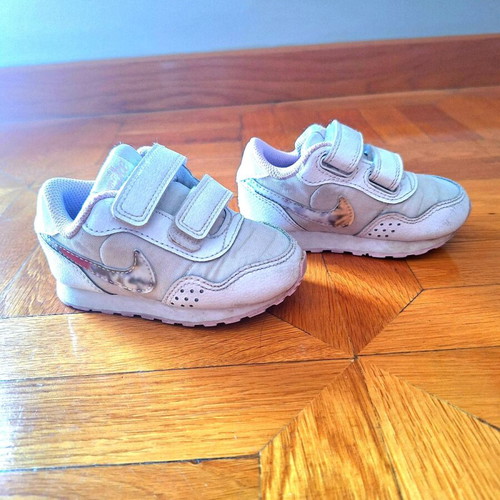 Nike baby sports shoes for girl size 21 like new