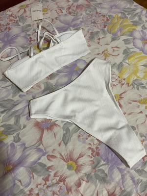Bikini new, size small
