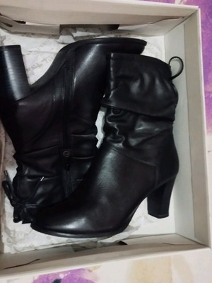Tamaris leather ankle boots size 38 like new, 7cm heel black