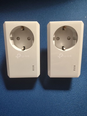 TP-Link AV600 Passthrough Powerline Starter Kit TL-PA4010P like new