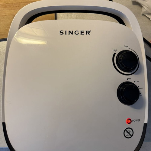 Singer Ceramic Floor Bathroom Heater 2000W like new