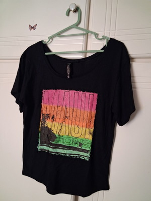 T-Shirt Maui & Sons like new, size S, black with print