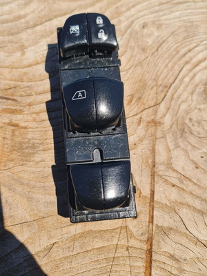Central Window Switch Nissan Xtrail T32 19 Pin like new