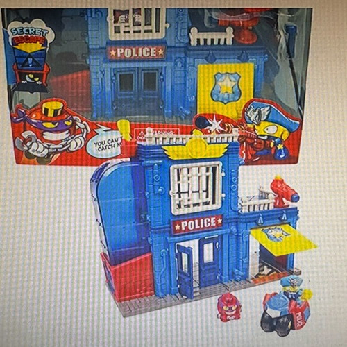 Superzings figures police station like new