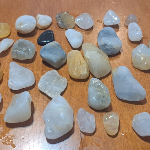 Natural stones and sea glass like new, various sizes and shapes