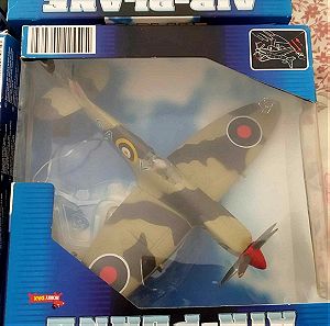 Μοντέλο στρατιωτικού αεροπλάνου Spite Fire World War 2 καινουργιο στο κουτί του.