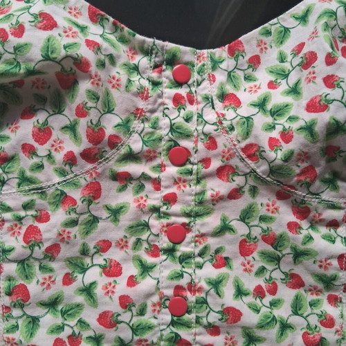 Strawberry crop top H&M medium size like new, white and green