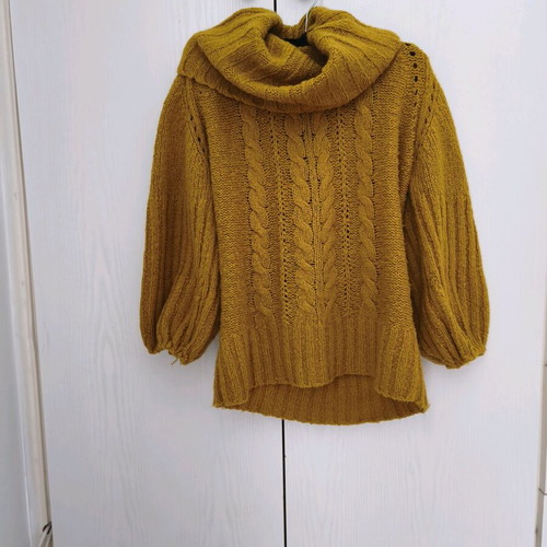 Knitted sweater with large collar like new, yellow, size M