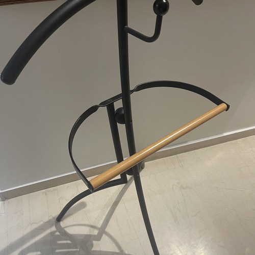 Clothes hanger minimal, like new
