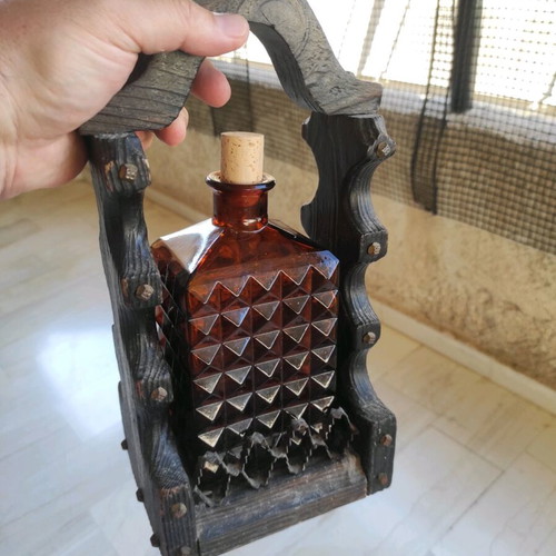 Old Spanish Amber Whiskey Bottle Liquor Decanter with Wooden Holder like new