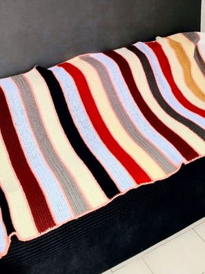 Vintage handmade knitted throw blanket 180x90cm like new