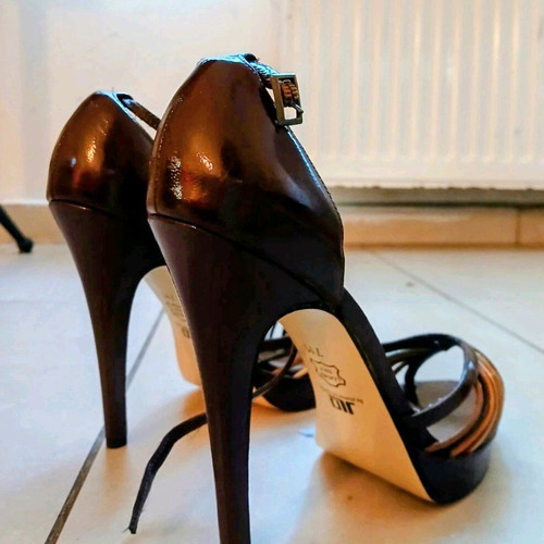 Jennifer Lopez leather sandals like new brown size 36
