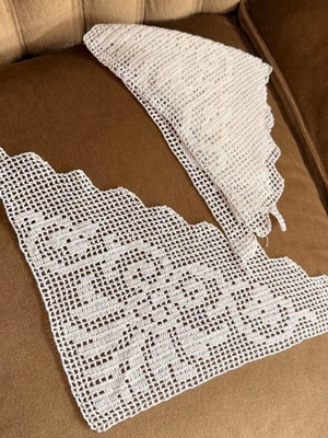 Handmade lace set like new, 4 pieces 30x30 cm