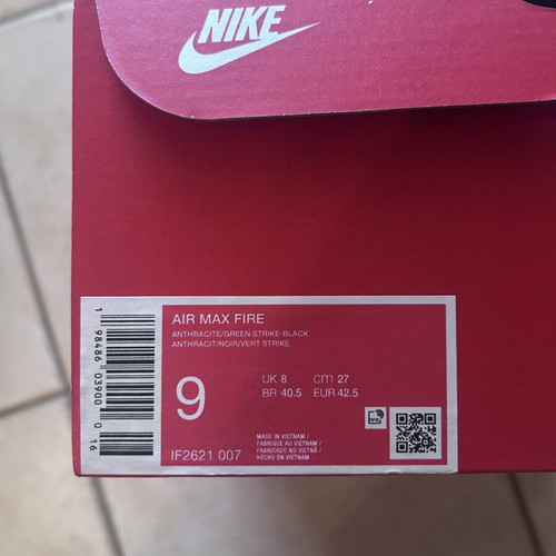 Nike Air Max Fire athletic shoes new, size 42.5, black and green