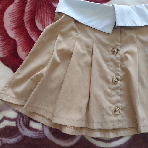 Pretty Little Thing skirt like new, short, special