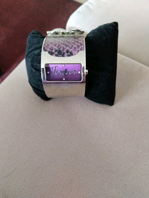 Ρολόι Dolce & Gabbana γυναικείο σαν καινούργιο, μαύρο και μωβ