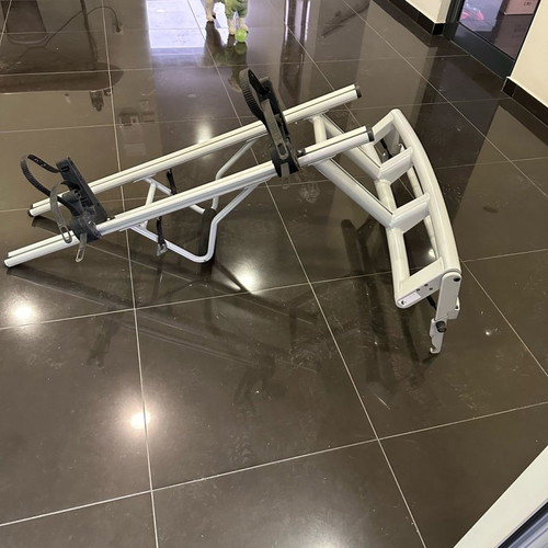 BMW Z4 ski/snowboard rack used in excellent condition