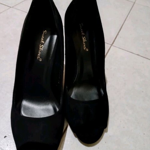 Velveteen peep toe heels new, size 38, black