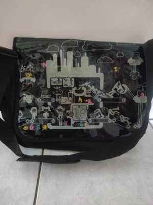 Τσάντα μεταφοράς laptop σε πολύ καλή κατάσταση με αξεσουάρ, μαύρη και γκρι