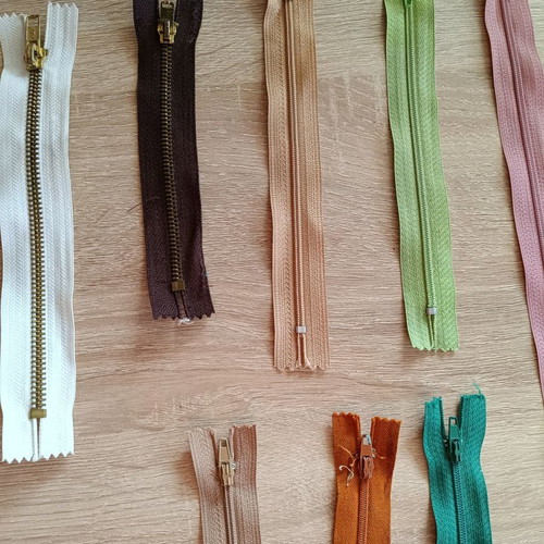 Zippers new, pack of 9 various colors and lengths