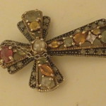 Gold cross 9 carat with pearl and precious stones