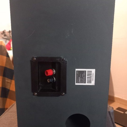 Alesis Monitor One studio speakers 4 ohm 200 watt